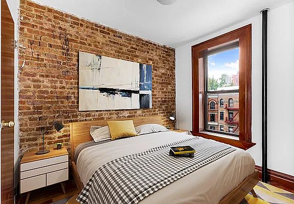 4th image of 150 E 3rd St APT 2B