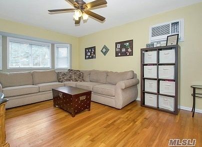 4th image of 7A Saturn Blvd