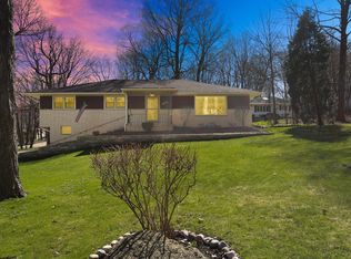 910 Tower Hill Dr, Brookfield, WI 53045