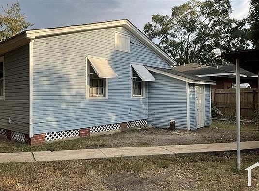 4th image of 1100 McRae Ave