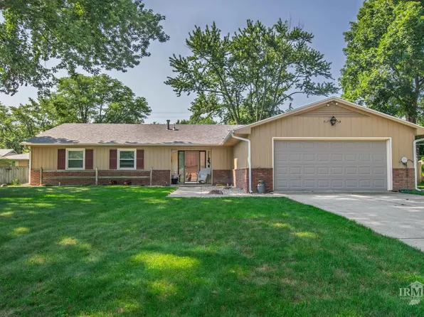 2505 W Queensbury Rd, Muncie, IN 47304