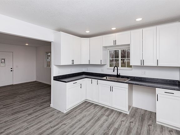 2nd image of 300 N Vine St
