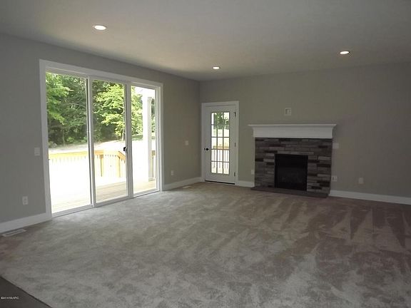 4th image of 6195 Arrowcrest Ct NE