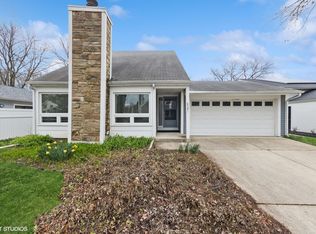 6381 Holly Ct, Lisle, IL 60532