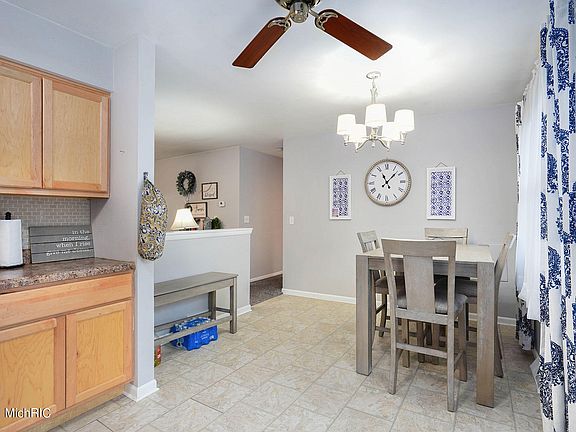 5th image of 5262 Christie Ave SE