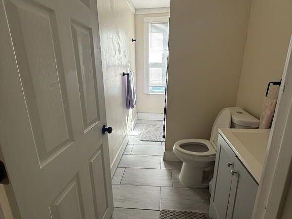 2nd image of 628 Burgess St