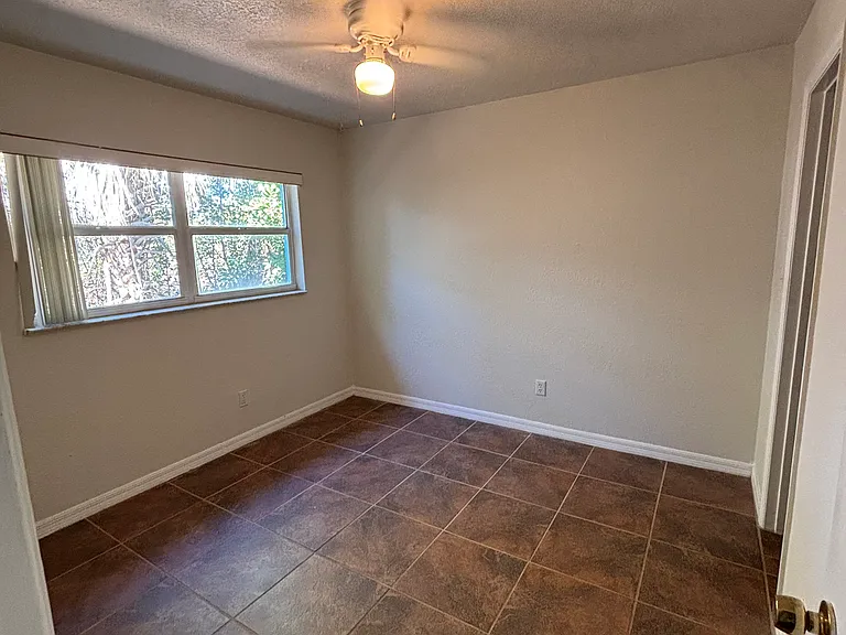 Polaris Apartments — Photo 6