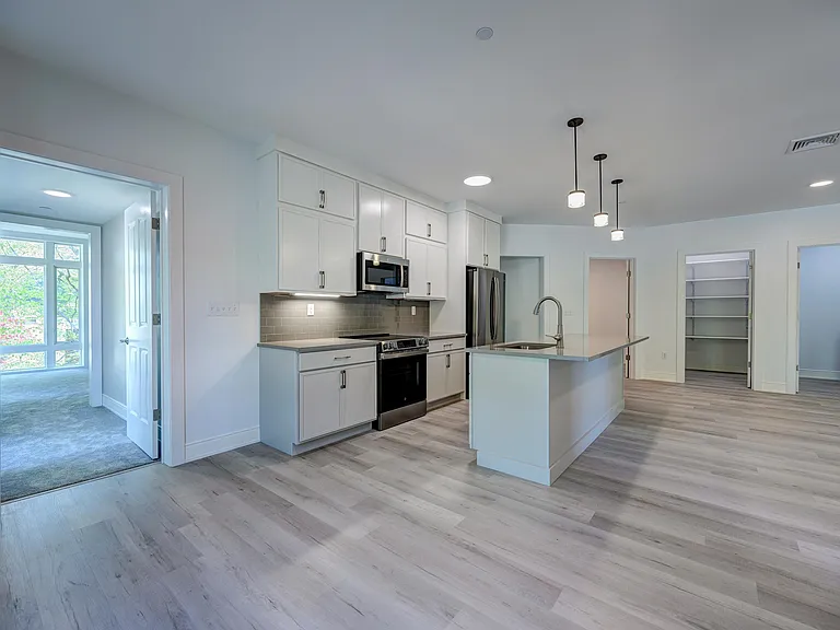 2059 Lafayette Rd #202 — Photo 9