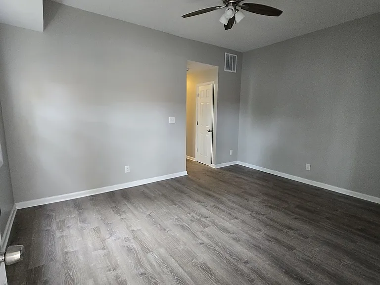 703 N 2nd St #1B — Photo 4