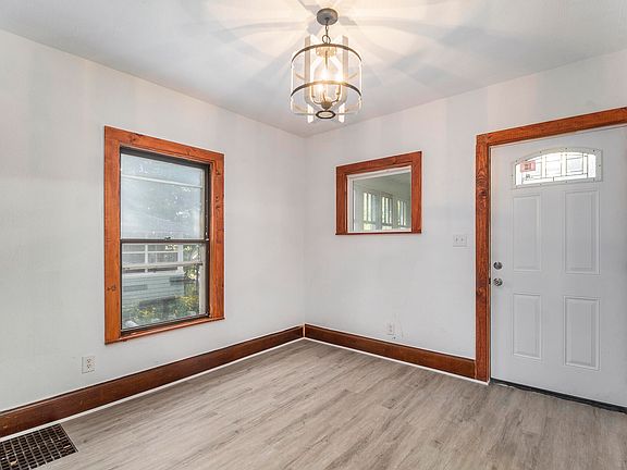4th image of 624 Charlotte Ave
