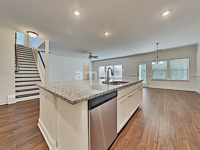 109 Cooper Dr — Photo 4