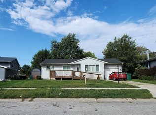 1019 W 72nd Pl, Merrillville, IN 46410