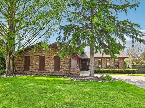 9618 Walnut Dr, Munster, IN 46321