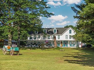 18599 Mission Rd, Traverse City, MI 49686