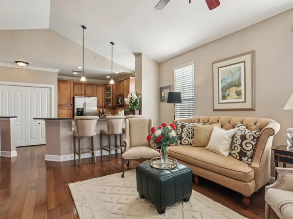309 Seven Springs Way APT 405, Brentwood, TN 37027
