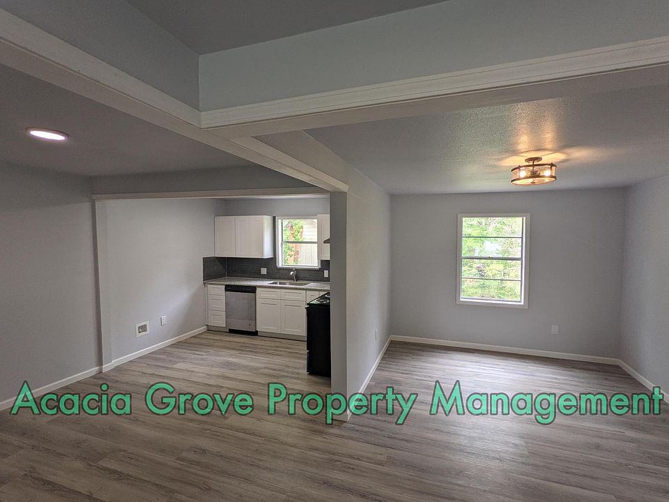 New kitchen with granite counters, new cabinets, new oven and dishwasher. Plenty of space!