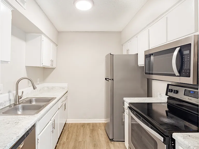 2728 N Buckner Blvd — Photo 23
