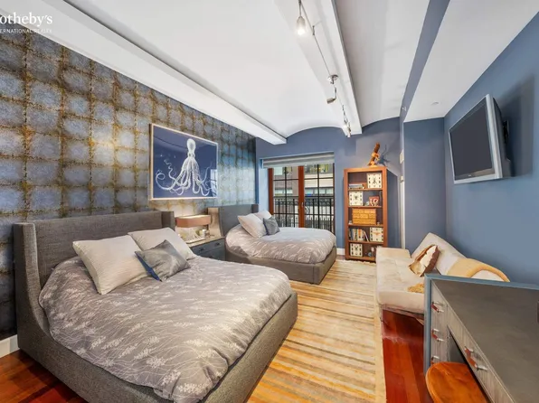 43 West 64th Street image 7 of 14