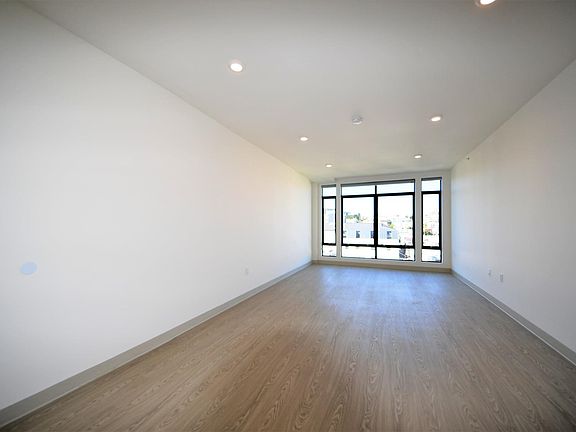 2nd image of 24 Franklin St #303