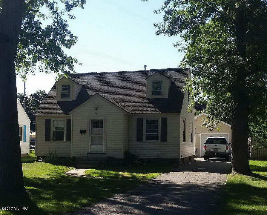 1st image of 668 E 11th St