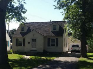 668 E 11th St, Holland, MI 49423