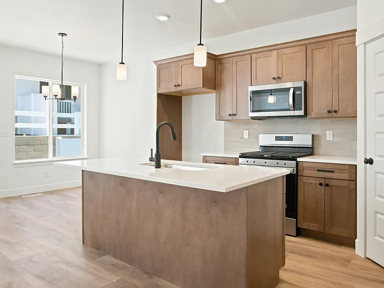 4809 S Olive Ave — Photo 2