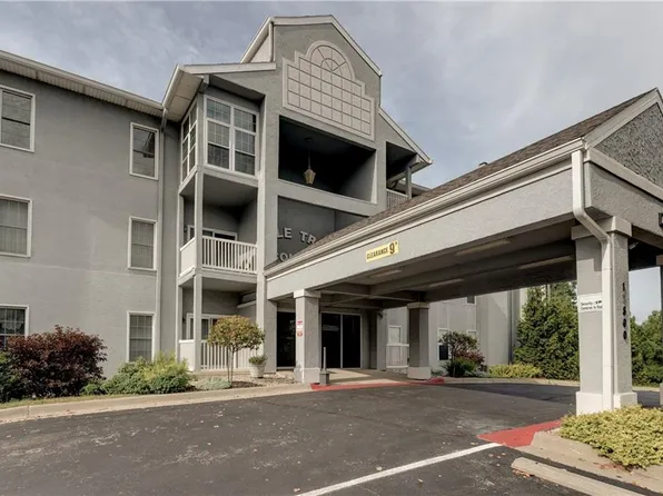 17800 E Bolger Rd APT 303, Independence, MO 64055