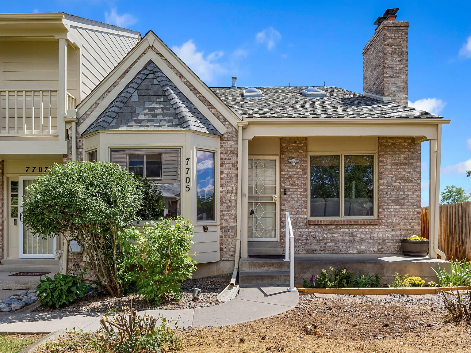 7705 S Cove Cir — Photo 2