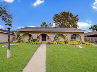 10510 Huntington Way Dr, Houston, TX 77099