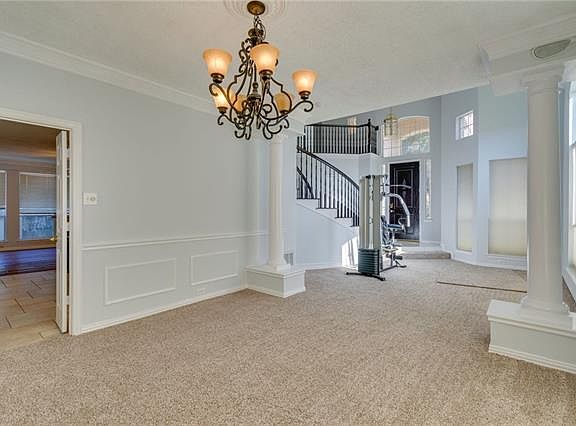 4th image of 1017 Laurel Oak Dr