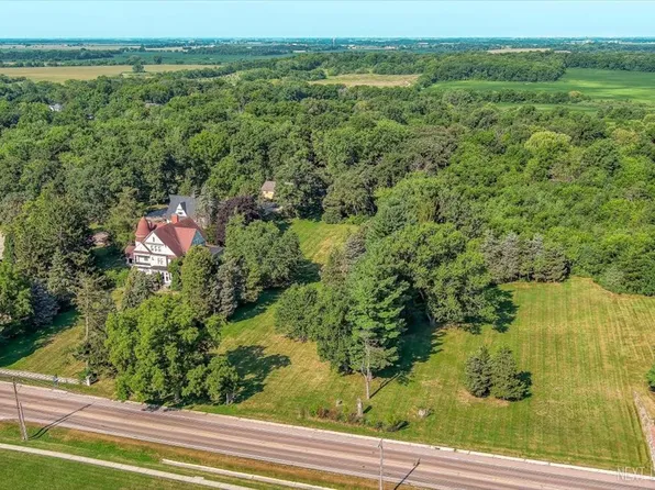 526 N Main St, Elburn, IL 60119