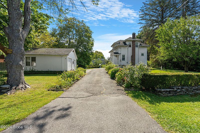 2nd image of 79 Hillcrest Avenue