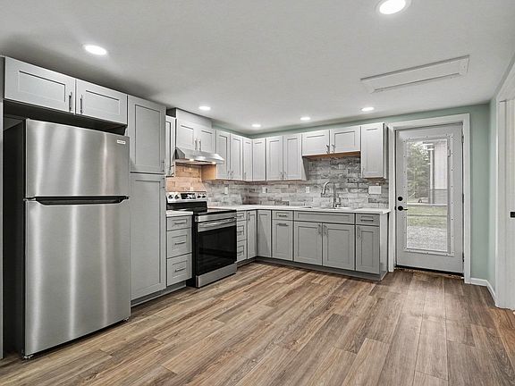 3rd image of 866 Kaypat Dr