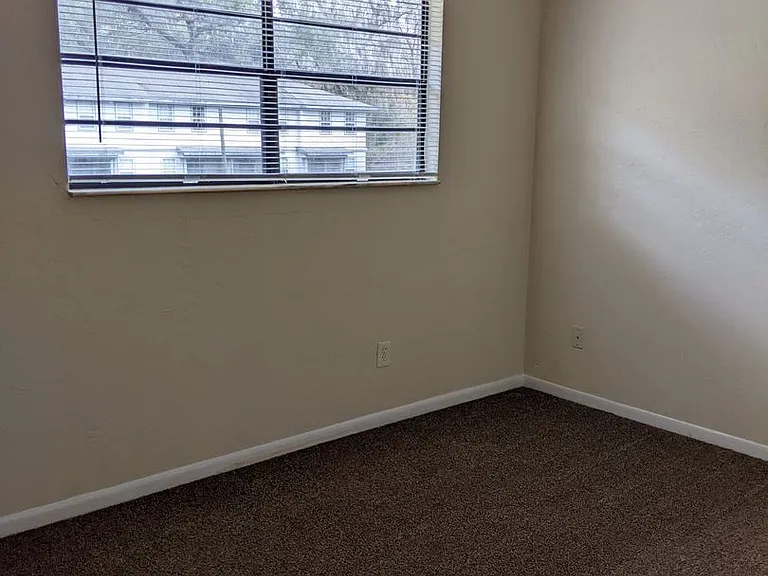 4123 SW 15th Pl #3 — Photo 9
