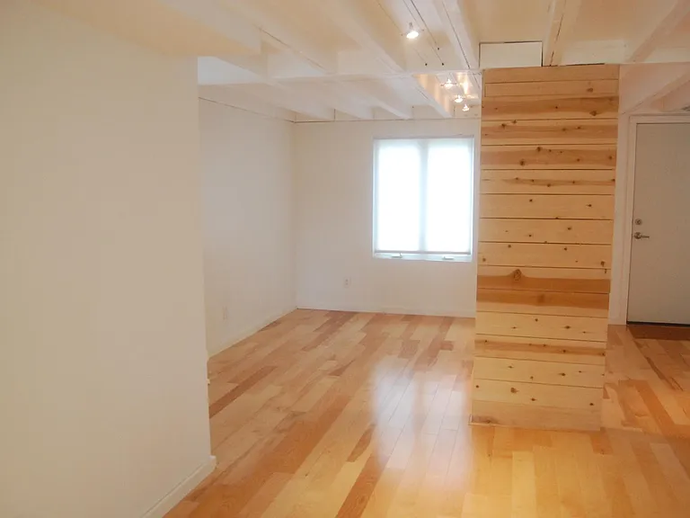 1014 Exchange St — Photo 68