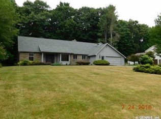 83 Huntington Mdw, Rochester, NY 14625