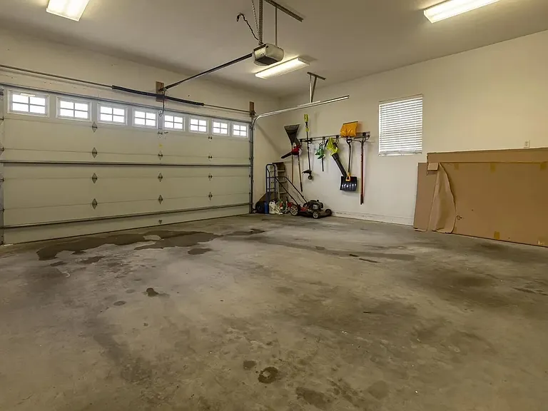 2207 Westminster Dr — Photo 21