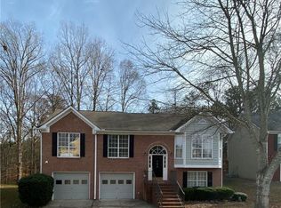 390 Oak Vista Ct, Lawrenceville, GA 30044