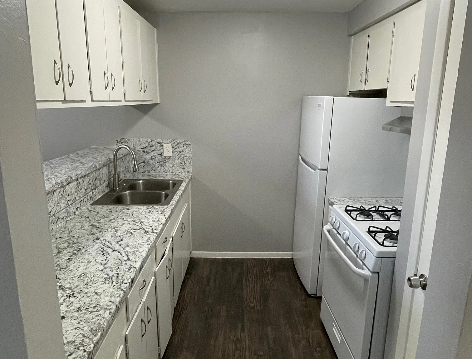 2 bed, 800 sqft, $1,100 — Photo 1