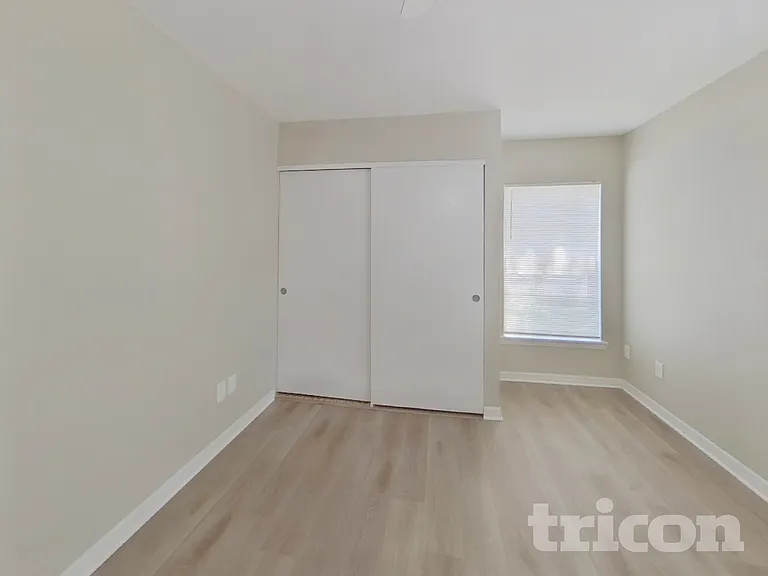 1933 Gregory Dr — Photo 12