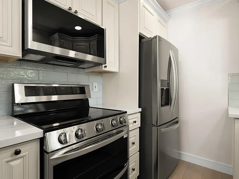 6120 Friendly Ct — Photo 6