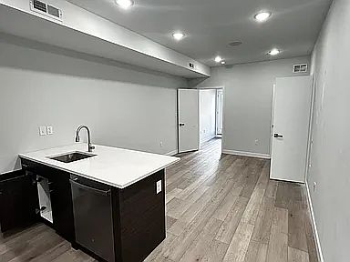 2nd image of 2218 N Marshall St #B02