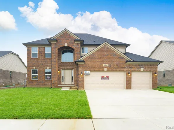 53889 Andrew Dr, Chesterfield, MI 48051