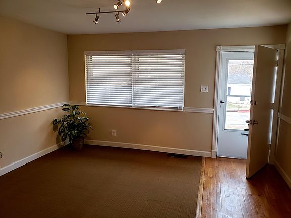 4th image of 150 Connolly Dr