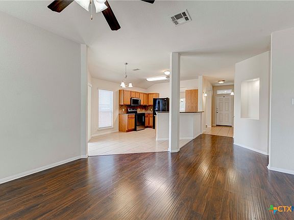 5th image of 405 W Iowa Dr