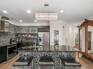 604 Center Meadow Ln #604, Danbury, CT 06810