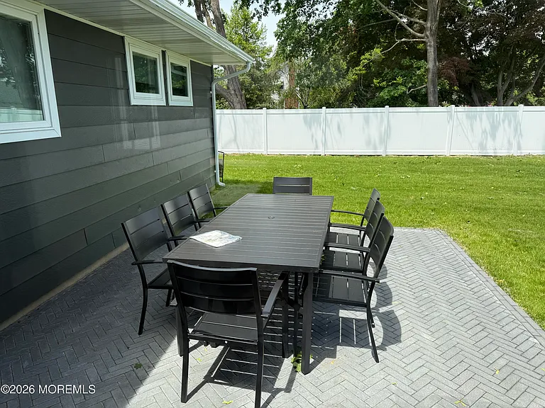 474 Monmouth Rd — Photo 26
