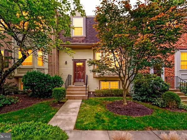 7930 Peyton Forest Trl, Annandale, VA 22003