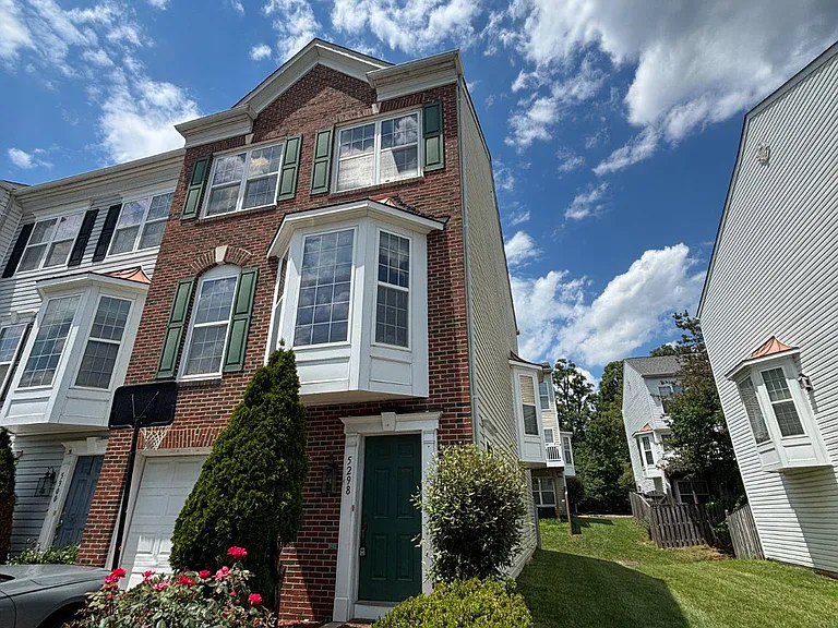 5298 Jule Star Dr — Photo 2