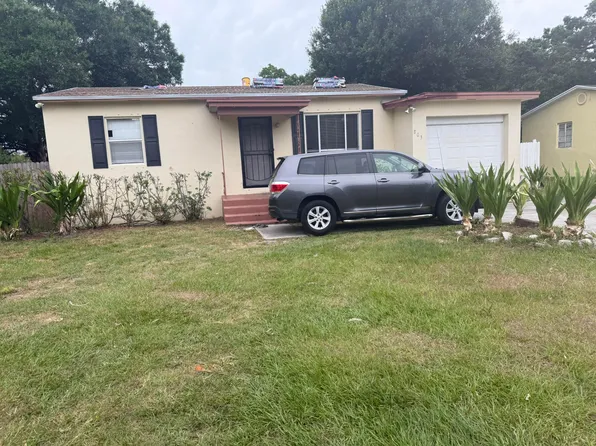 803 Texas Court, Fort Pierce, FL 34950